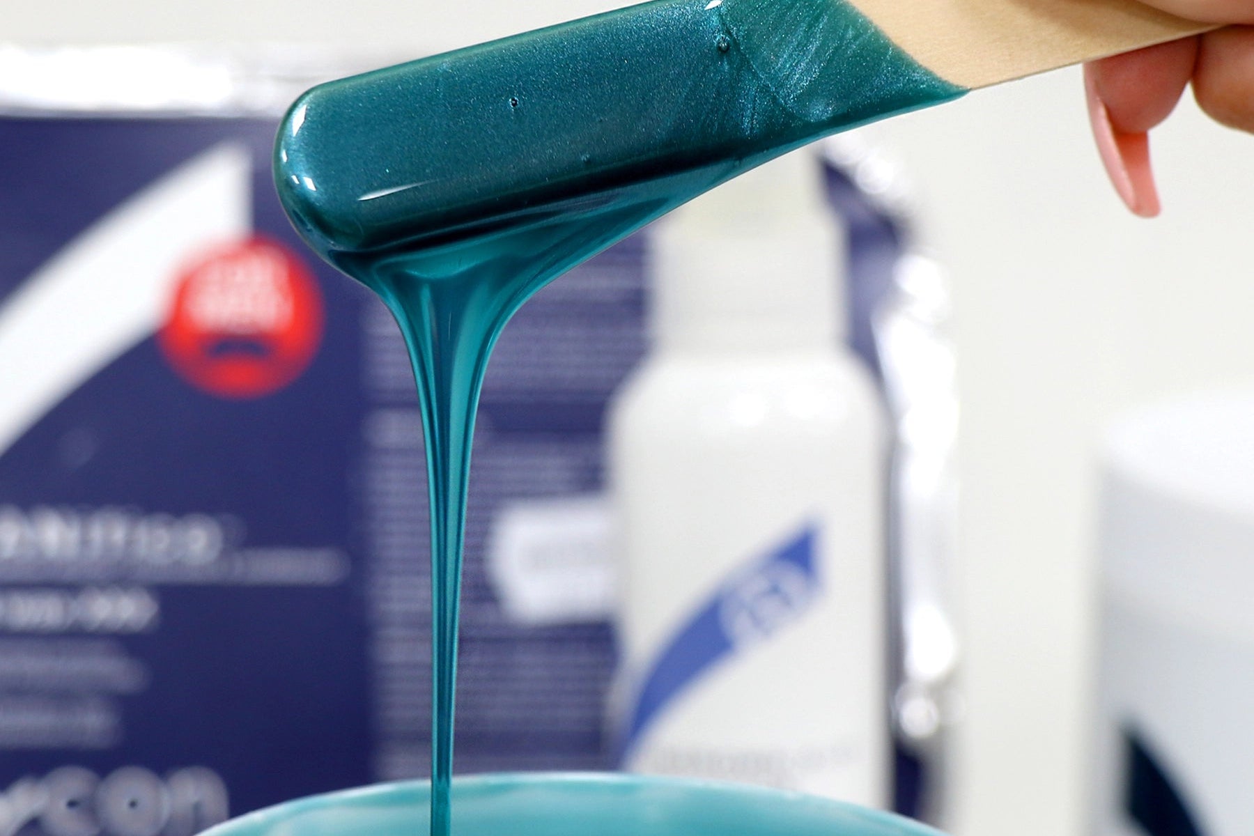 MANifico Strip Wax in heater