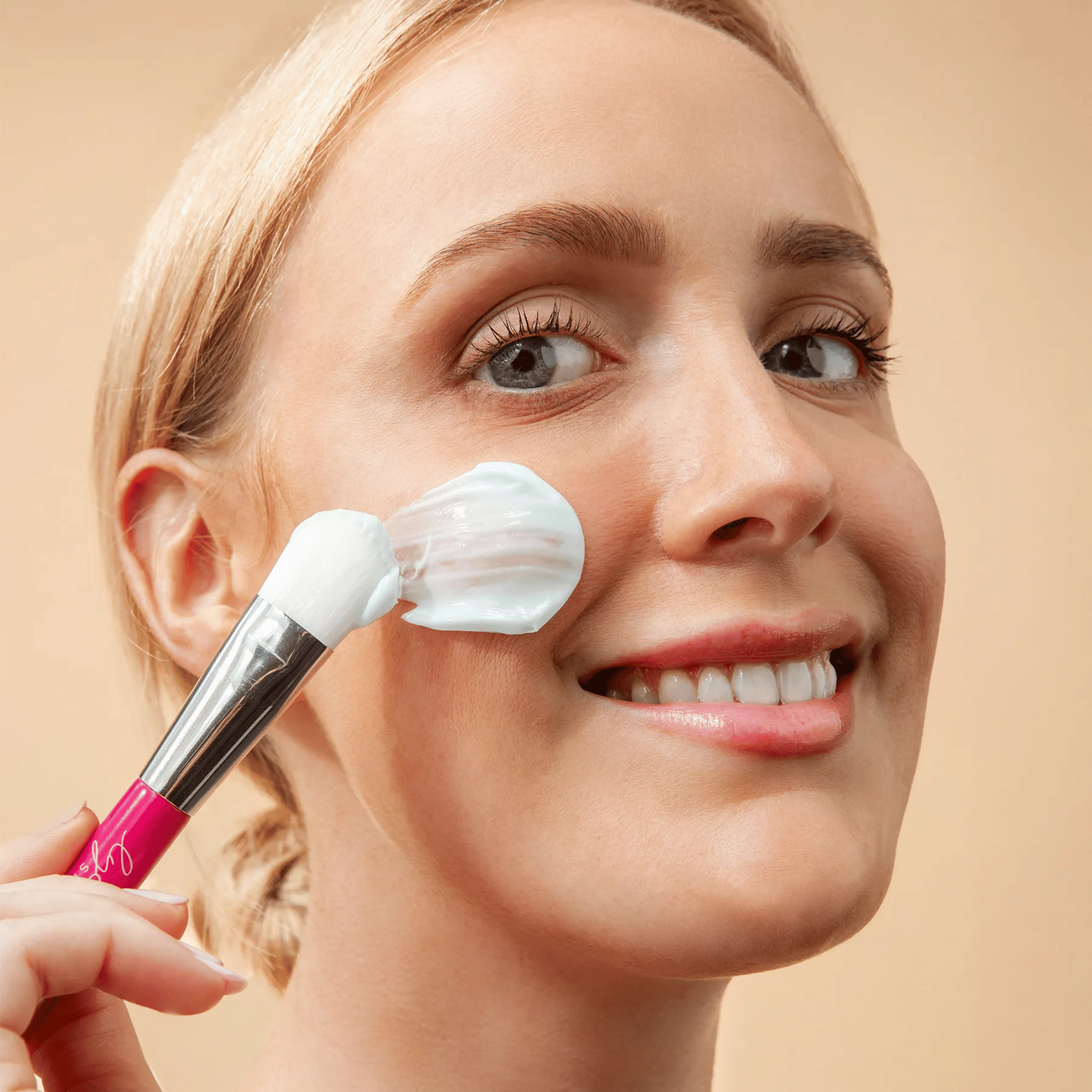 Face Mask Brush