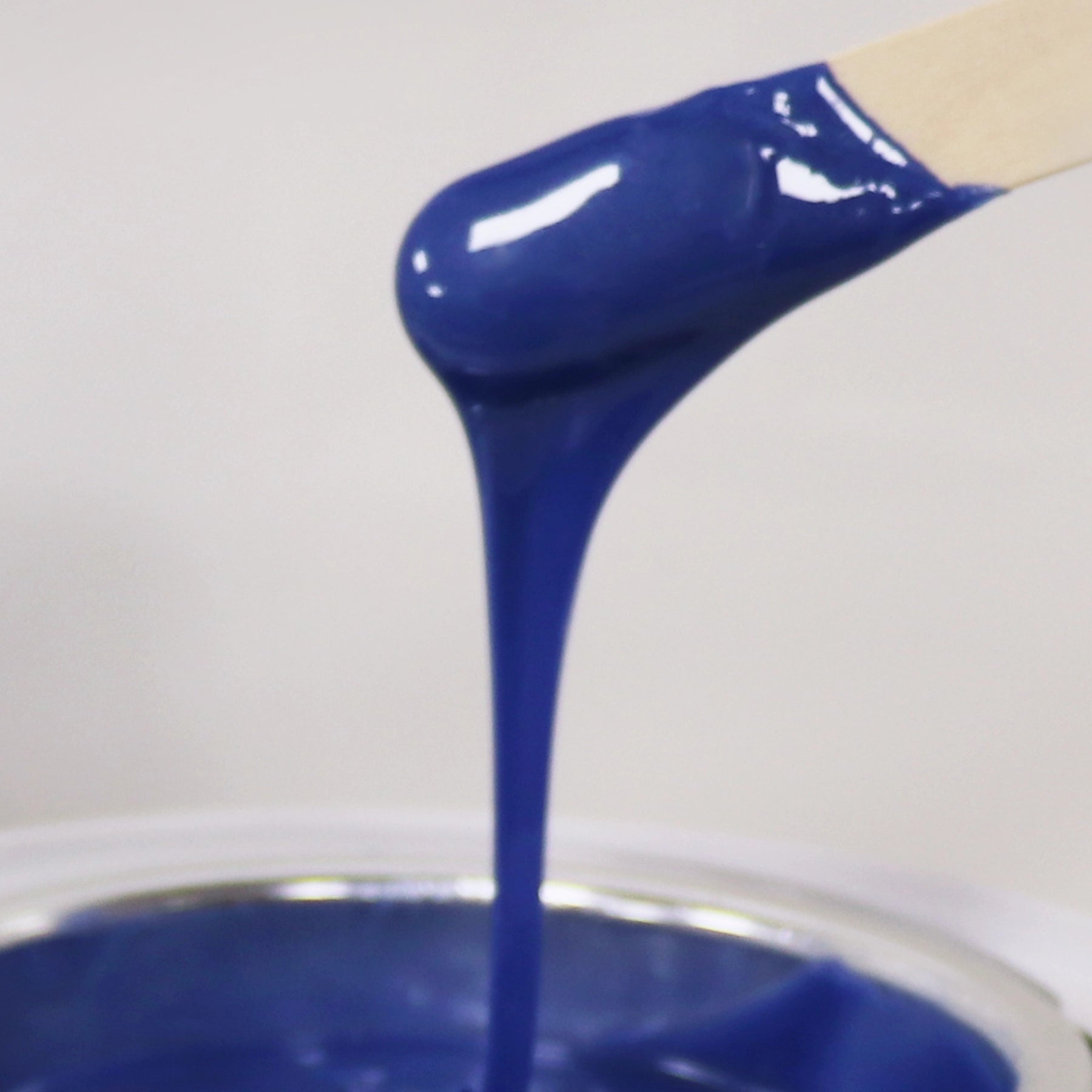 MANifico Hybrid Hot Wax in heater