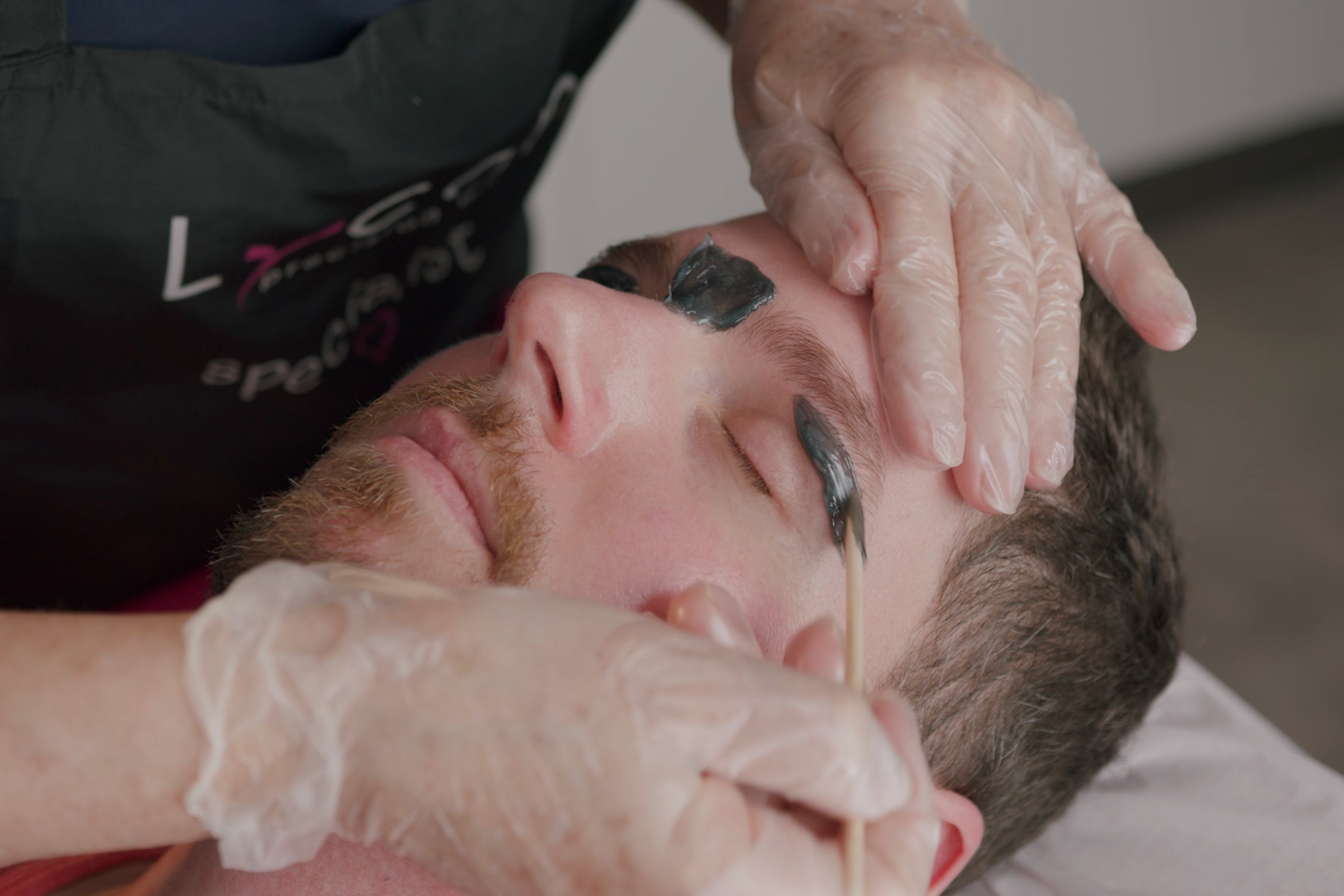 Male Facial Waxing with Manifco