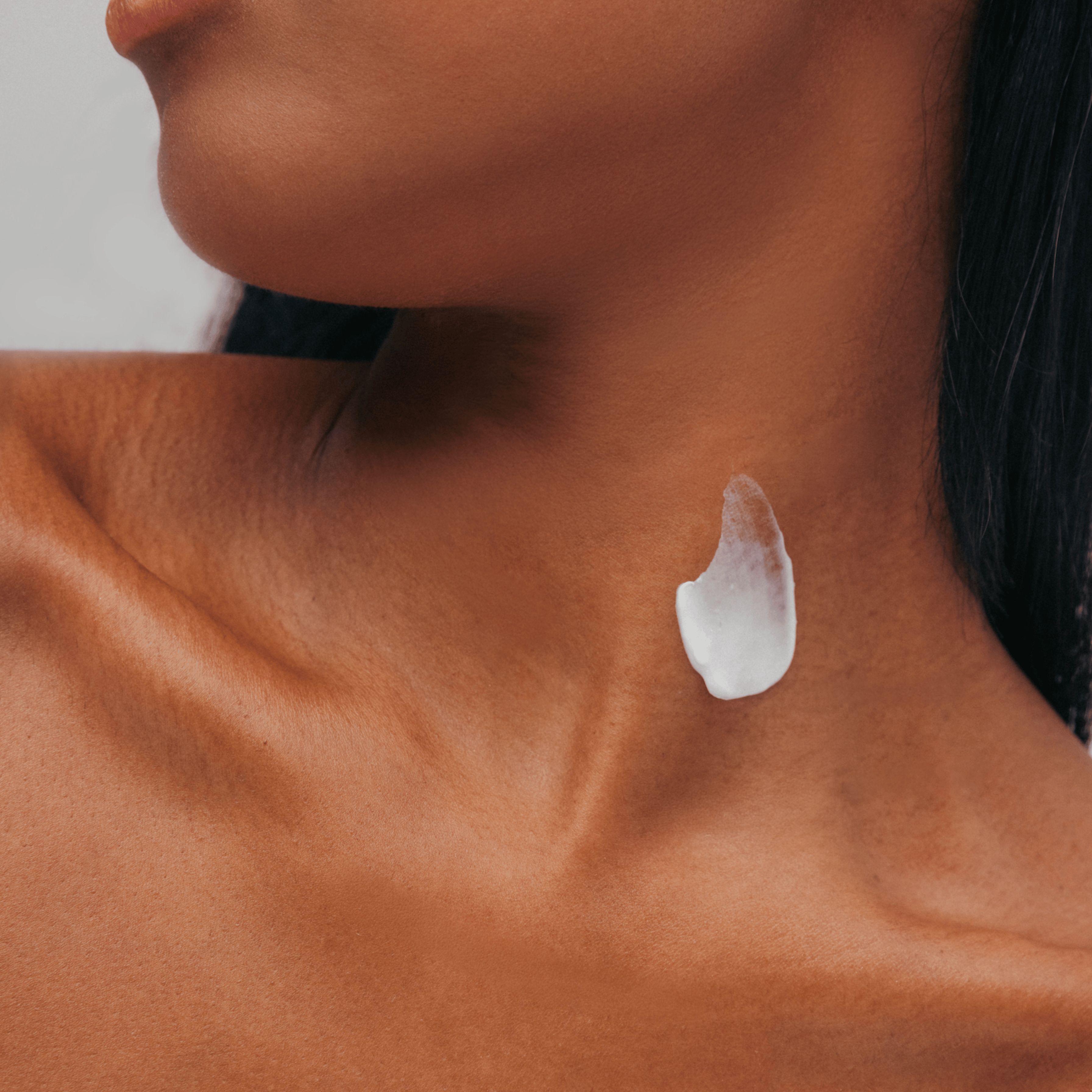 Neck + Décolleté Firming Cream - Day and Night
