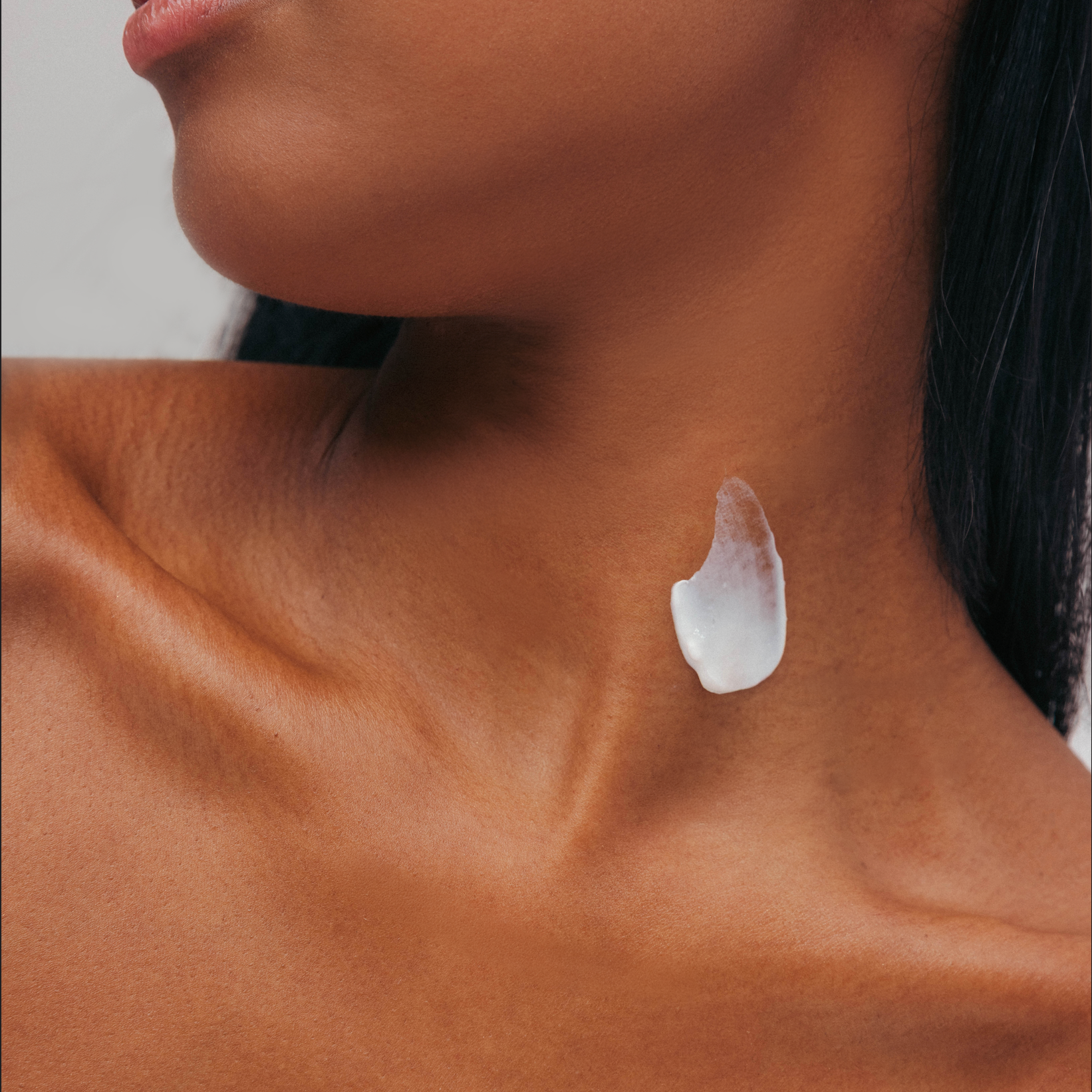 Neck + Décolleté Firming Cream - Day and Night