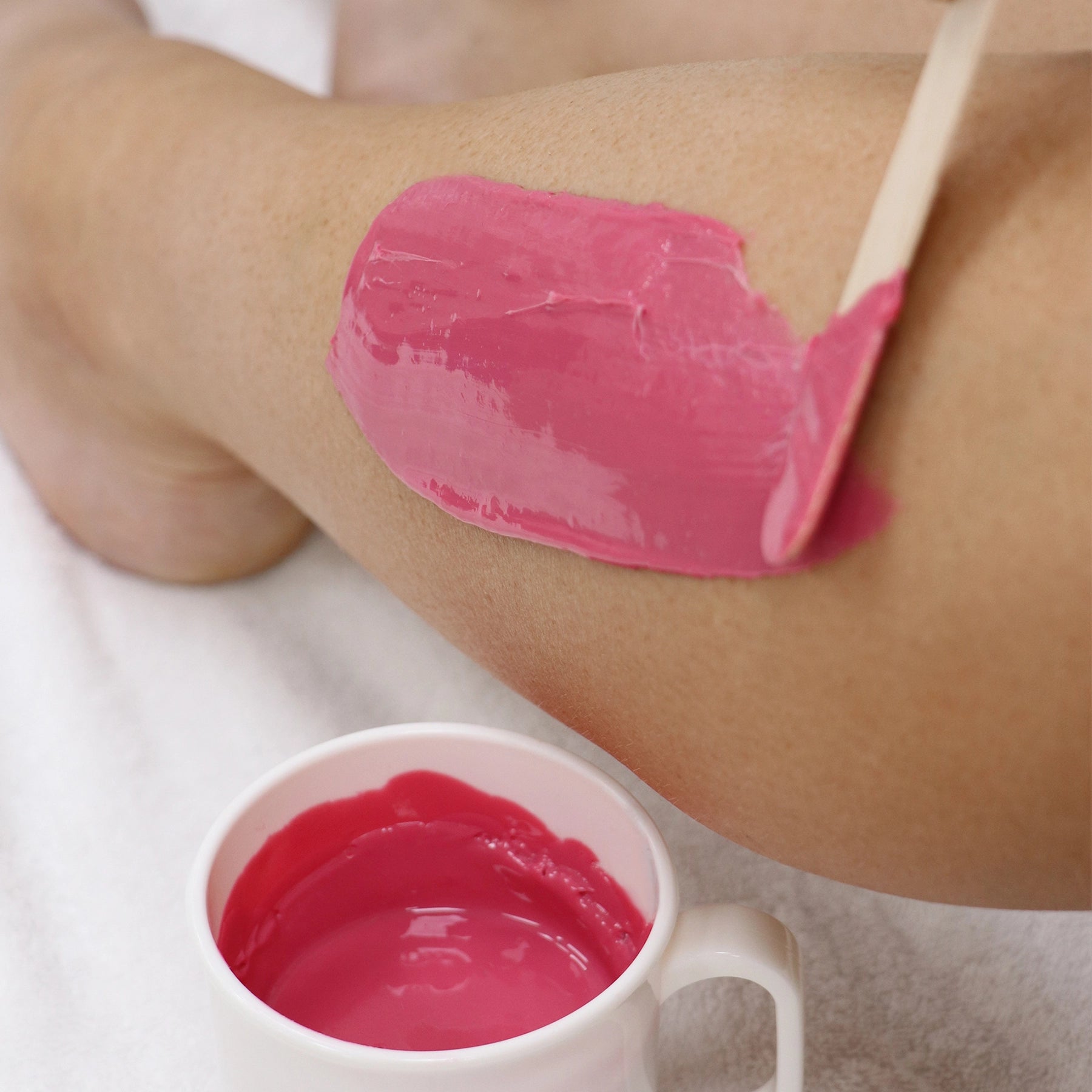 Wax-cellence mug wax applied on leg